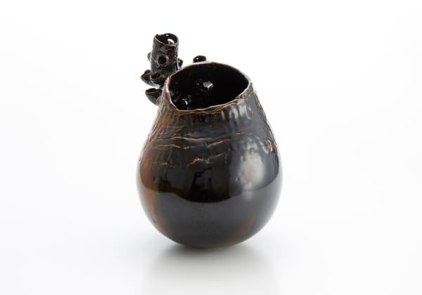 Work-1704, 2017 Ceramic H37 × W30.5 × D30 cm H14.6 × W12.0 × D11.8 in. Mio Takatsu