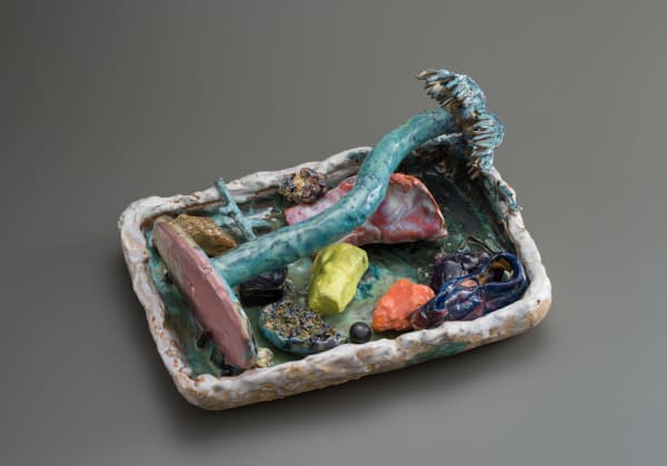 幻視, 2021 陶 H16.5 × W41 × D30 cm H16.5 × W41 × D30 in. 梅津 庸一