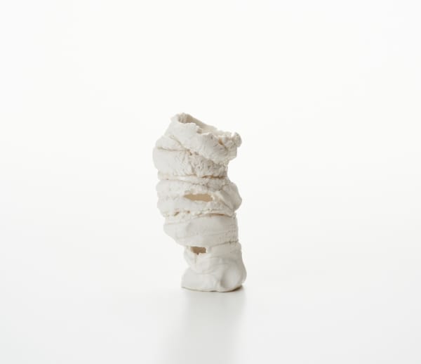 サム・チャット, Torqued Form, Porcelain 2, 2024