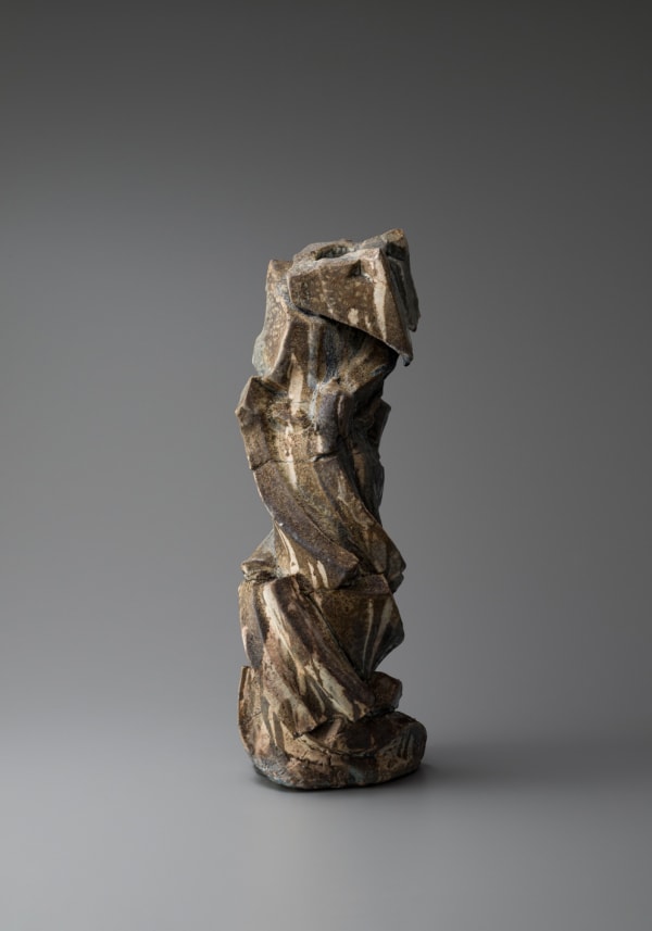 Volcano Sculptural Form, 2025 陶 H53.5 × W18.5 × D21 cm H21 × W7.2 × D8.2 in. 道川 省三