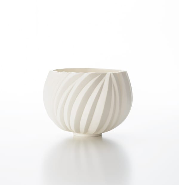 白磁茶碗, 2019 磁土 H9 × W12 × D12 cm 高橋 奈己