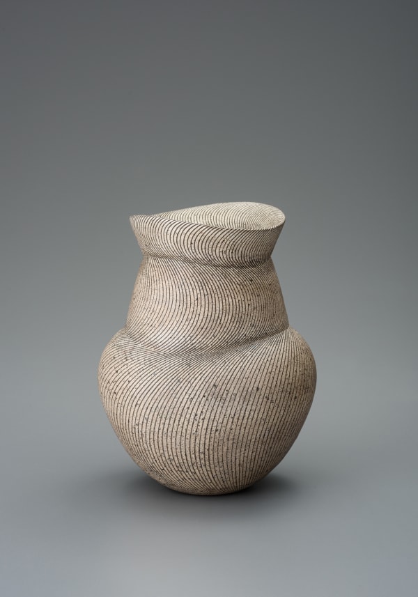 Shuto Ginsai Tsubo, 2021 Ceramic clay, clay ash, hulled ash, silver H22.1 × W17.2 × D15.7 cm H8.7 × W6.7 × D6.1 in. Daisuke Iguchi