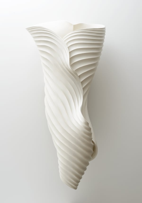 葉器, 2017 陶器 H26.5 × W37.5 × D83 cm 稲葉 周子