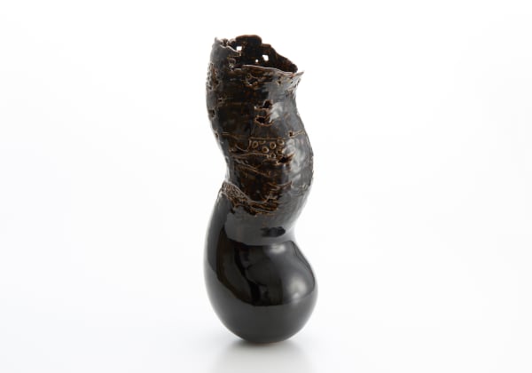 Work-1705, 2017 Ceramic H47 × W17 × D16 cm H18.5 × W6.7 × D6.3 in. Mio Takatsu