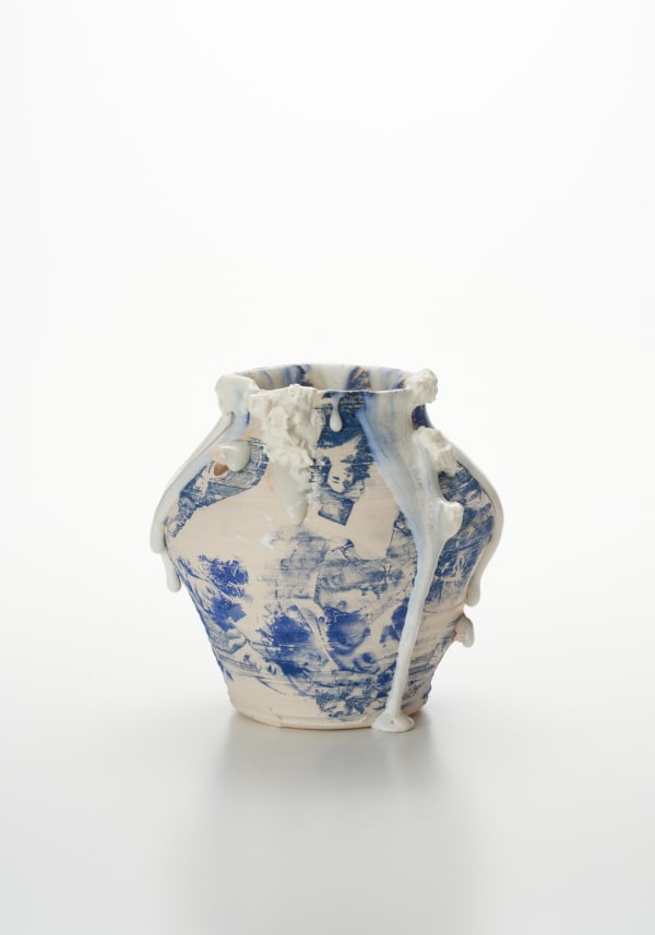 hidden stream 9, 2025 Porcelain, glaze H20.5 × W20 × D19 cm H8 × W7.8 × D7.4 in. Yuki Tawada + Fuku Fukumoto