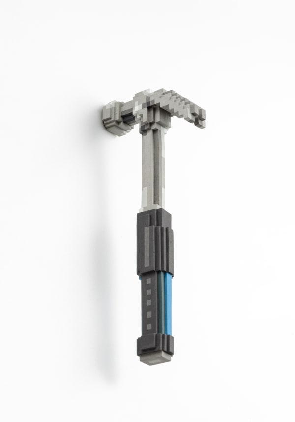 Low pixel CG「作用反作用」, 2020 陶 H26 × W10 × D3 cm 増田 敏也