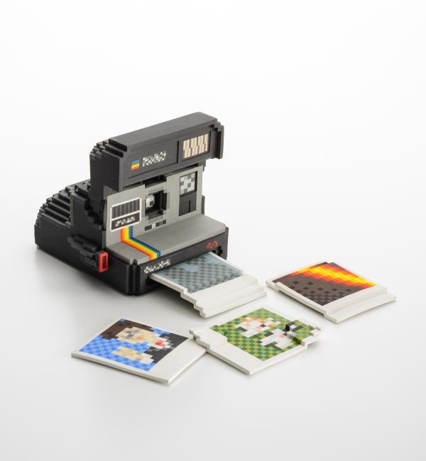 Low pixel CG 「記憶の入れ物 2」, 2020 陶 H15.5 x W40 x D32 cm 増田 敏也