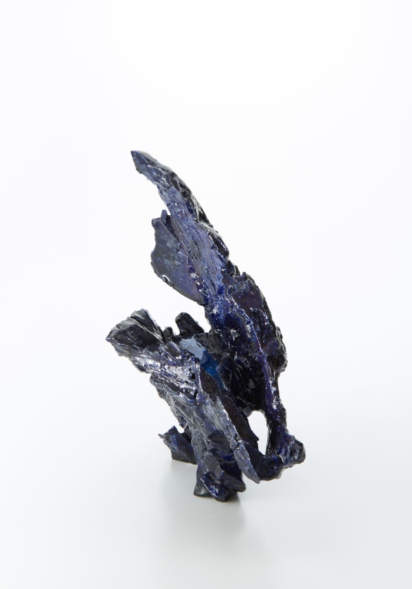 滅紫19-02, 2019 Ceramic H28 × W20 × D34 cm H11 × W7.8 × D13.3 in. Osamu Kojima