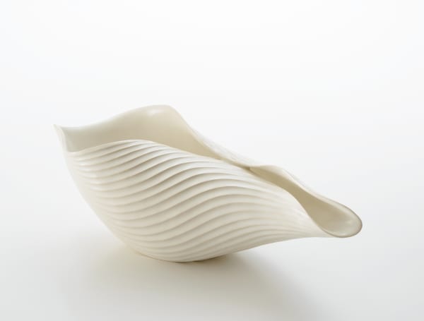 葉器, 2019 陶器 H17 × W16 × D40 cm 稲葉 周子
