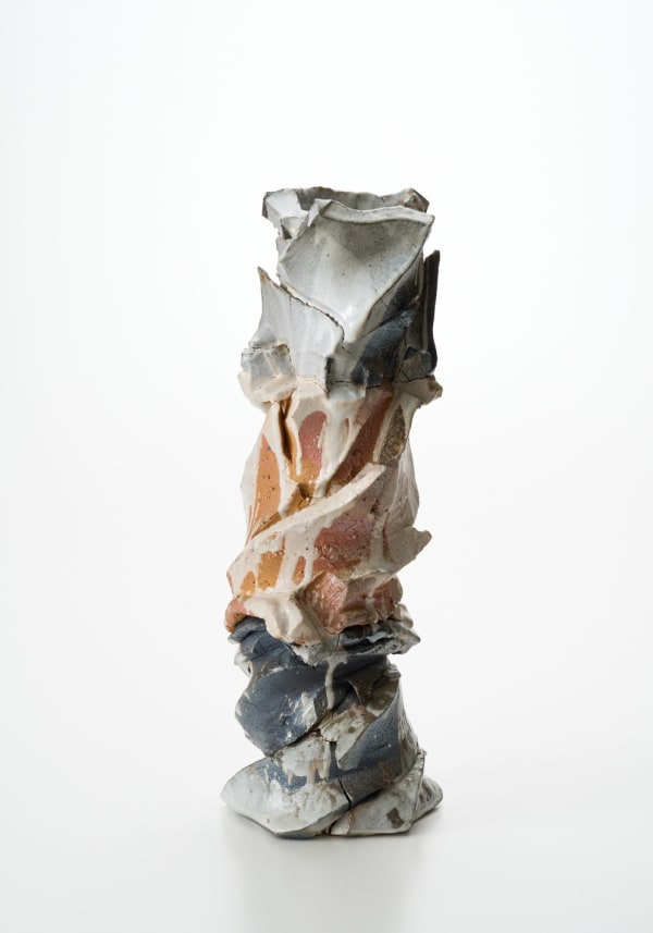 Stratum - Shino Natural Ash Sculptural Form, 2025 陶 H50 × W17 × D17 cm H19.6 × W6.6 × D6.6 in. 道川 省三