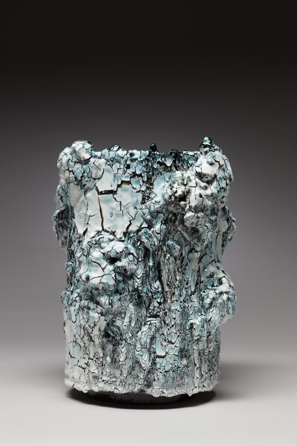 Cauldron #2, 2018 陶 H30.5 × W25.5 × D25.5 cm トニー・マーシュ