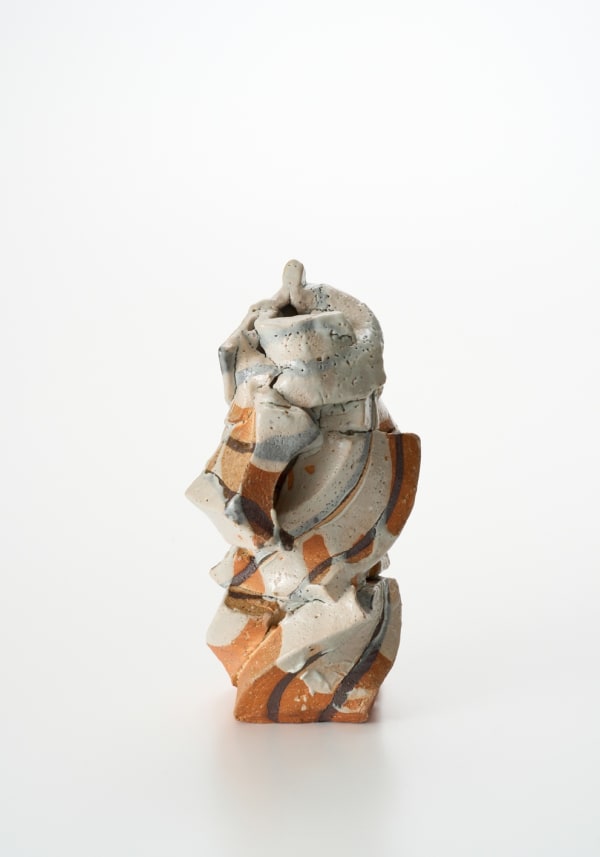 Stratum - Shino Natural Ash Sculptural Form, 2025 陶 H31 × W17.5 × D14 cm H12.2 × W6.8 × D5.5 in. 道川 省三