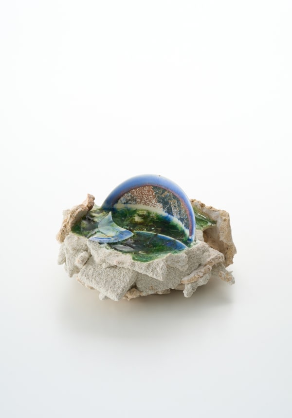 Spring, 2025 Porcelain, glaze H12.5 × W25 × D22 cm H4.9 × W9.8 × D8.6 in. Yuki Tawada +Fuku Fukumoto