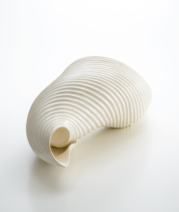 葉器, 2019 陶器 H23 × W26.5 × D62 cm 稲葉 周子