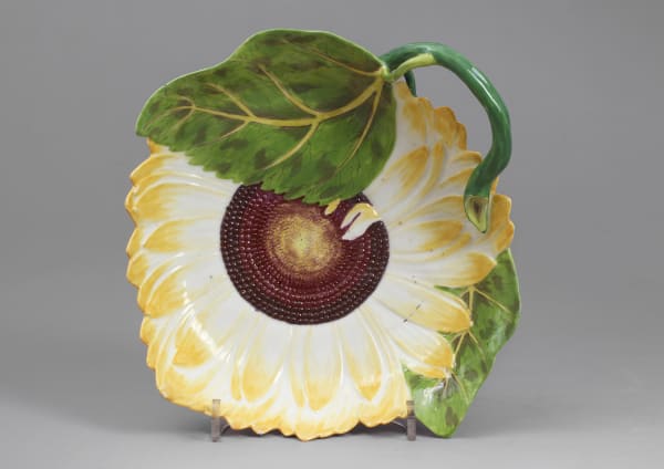 A rare and Fine Chelsea Porcelain Sunflower Leaf Shaped Dessert Dish, Circa 1755
