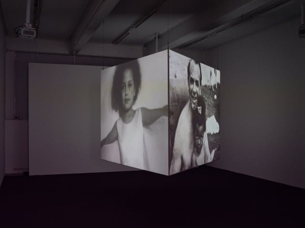 Installation view, Salad Hilowle, När morgonstjärnan brinner, 2025, Cecilia Hillström Gallery. Photo: Jean-Baptiste Béranger.