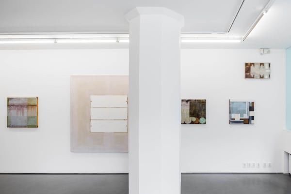 Installation view, Clay Ketter, Q&A, 2016, Cecilia Hillström Gallery. Photo: Jean-Baptiste Béranger