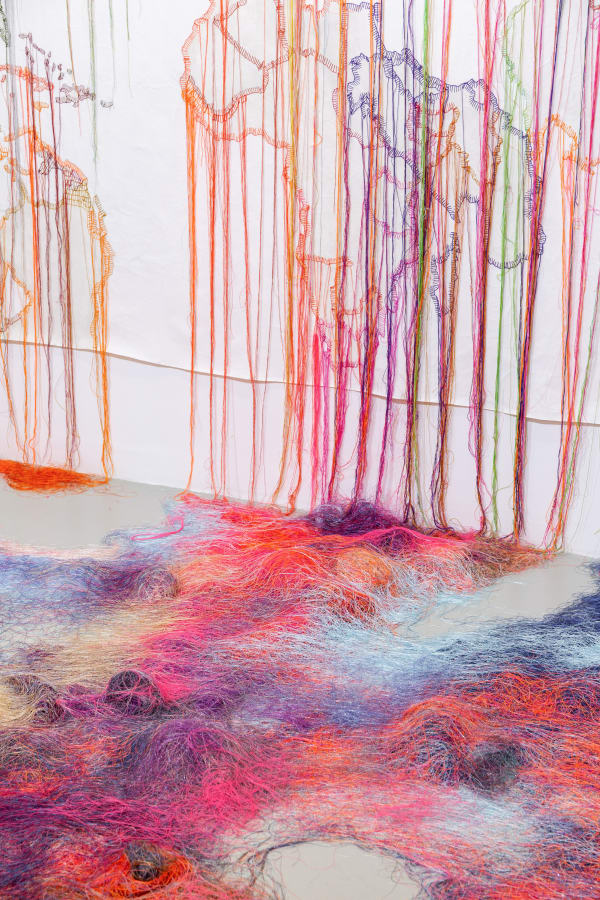 New pathways #5, 2020. Broderie sur papier, 200 x 300 cm Novembar Gallery, Belgrade.