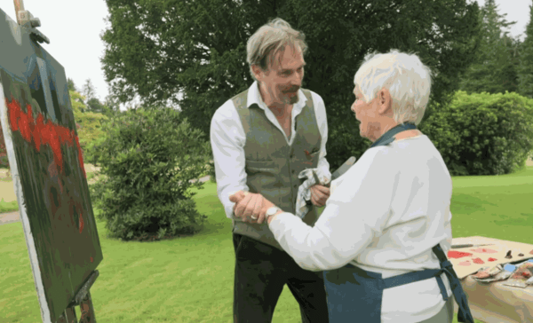 Gordon Wilson painting with Dame Judi Dench on a special episode of BBC Country File