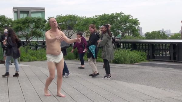 Tony Matelli · Sleepwalker, © Out of Sync - Art in Focus