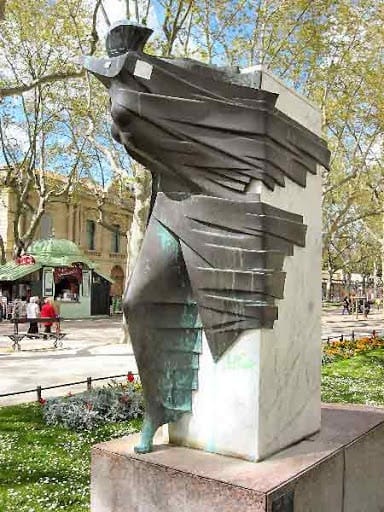 'Le Vent' (The Wind), 2.5m sculpture of Baldini placed in Montpellier