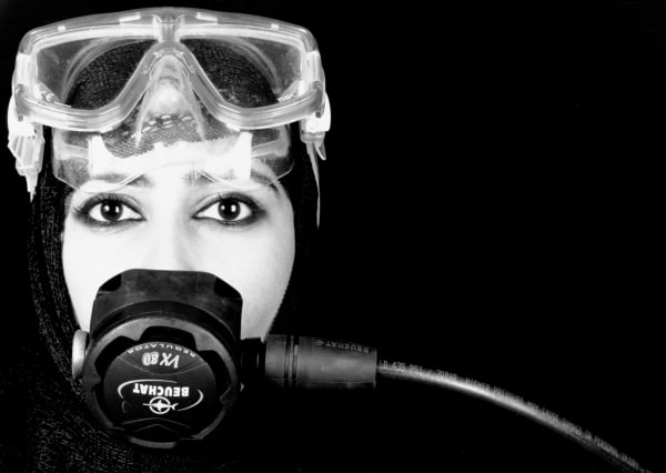 I AM A SCUBA DIVER | انا غواصه 2005 SILVER GELATIN PRINT | مطبوعة جيلاتن فضية 40 X 50 CM EDITIONS 10 + AP