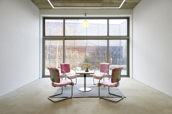 Pataphysics by F. A. Breuhaus 1, sisca chair frame, silicone, aluminum leg, wood, 60x50x75cm(chair, 4 unit), 60x60x50cm(table), 2022