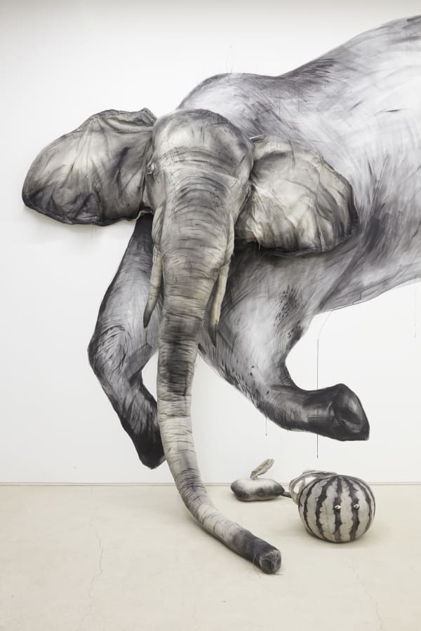 두번째 어머니, mixed media, dimension variable (345x250x47cm(머리), 225x500cm(전체), 60x46x240cm(수박), 2pcs), 2019