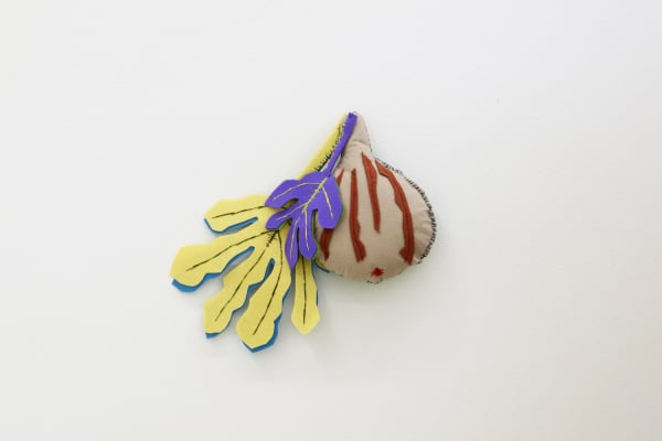 향기가 없는 열매 A Scentless Fruit, 펠트에 바느질 stitching on felt, various size, 2025