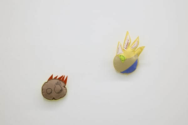 변화하는 돌 Stone that Changes, 펠트에 바느질 stitching on felt, various size, 2025