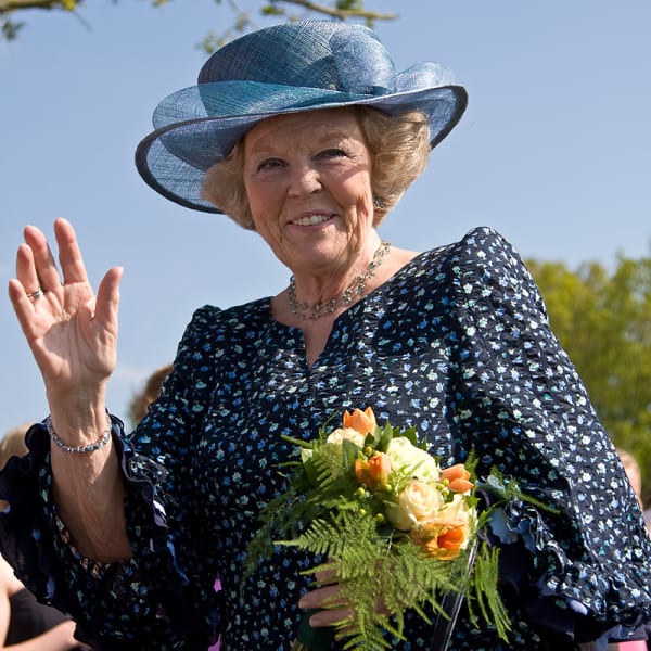 Image Credits: “Koningin Beatrix in Vries” (May 2008), photo by Emiel Ketelaar via FrozenImage, licensed under CC BY 3.0 (https://creativecommons.org/licenses/by/3.0/), via Wikimedia Commons.