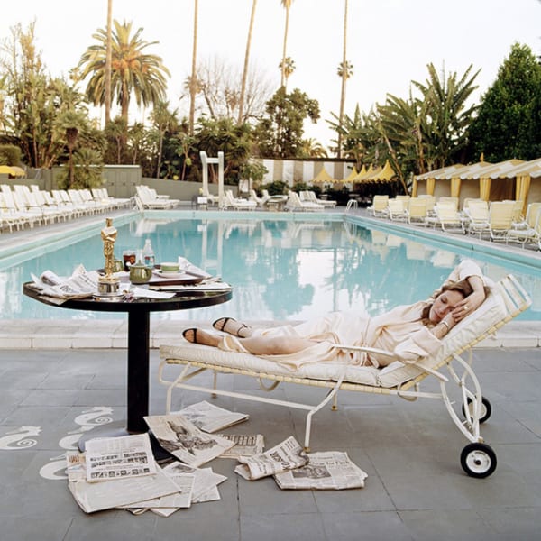 Terry O'Neill, Faye Dunaway lying down