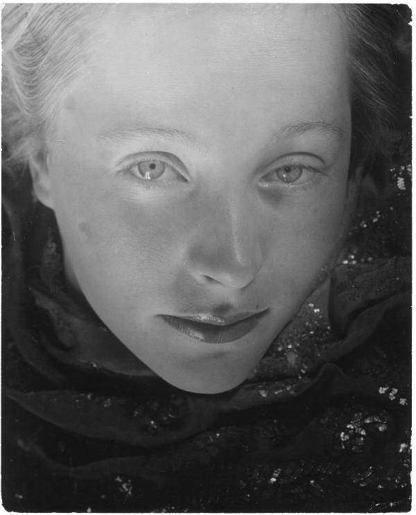 Erwin Blumenfeld, Untitled (Muth), ca. 1936