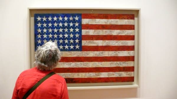 Contemplating Jasper Johns, September 11, 2009 Photo: John Johnston (CC BY 2.0)