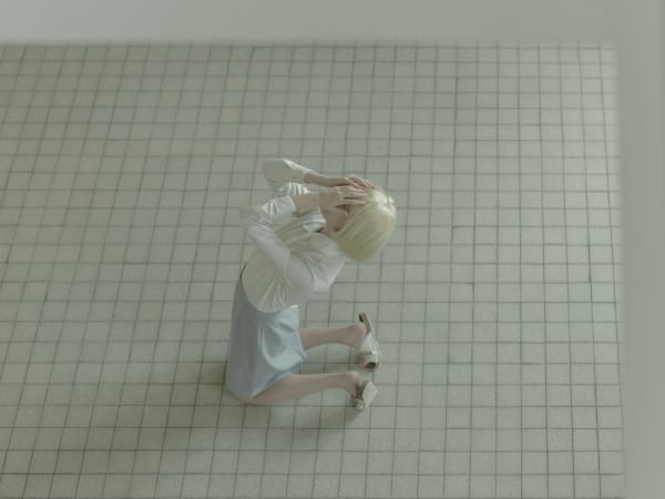 Evelyn Bencicova, Artificial Tears, Look at me, 2017