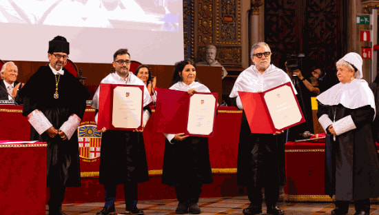 Lita Cabellut (midden) ontvangt eredoctoraat Universiteit Barcelona, 2024