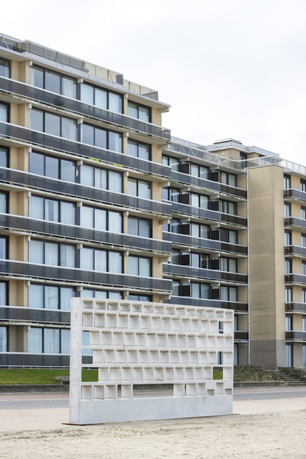 Installation view: Jorge Macchi, All the words in the world, Zeedijk (promenade at the beach) at the level of E. Vanlangenhovestraat Koksijde, Beaufort Triennal, Belgium, 2024. Photo: © Beaufort Triennal