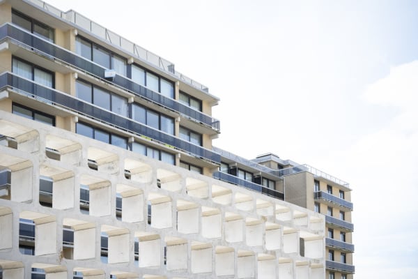 Installation view: Jorge Macchi, All the words in the world, Zeedijk (promenade at the beach) at the level of E. Vanlangenhovestraat Koksijde, Beaufort Triennal, Belgium, 2024. Photo: © Beaufort Triennal