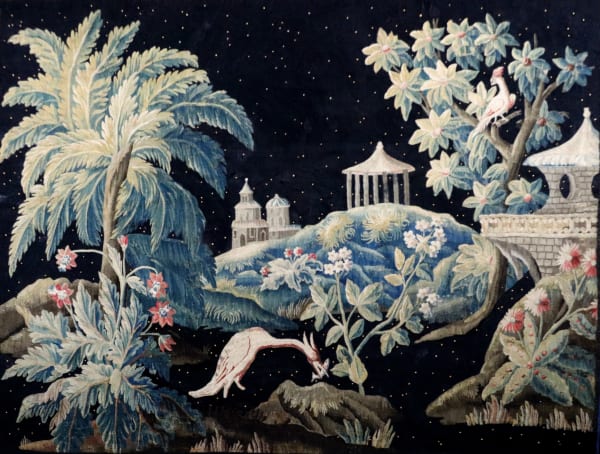 Renaud Auguste-Dormeuil Hope It Was Worth It - Tapisserie La carpe et le héron (Versailles ciel du 19 septembre 1783 (13h) Premier vol habité de l’histoire - un mouton, un canard et un coq), 2023 Tapisserie d'Aubusson XVIIIe au petit point de laine rehaussée à l’encre de Chine et à la gouache d'or 280 x 212 cm