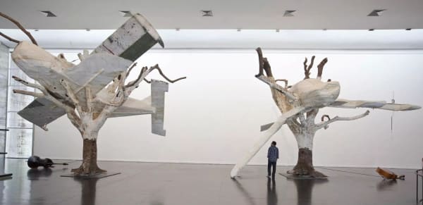 Fruto Estranho de Nuno Ramos