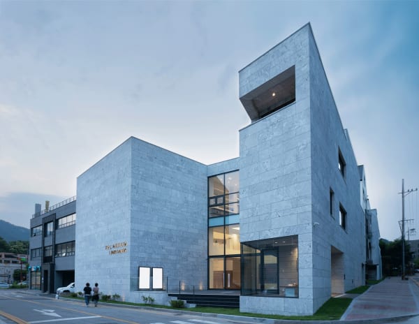 과천 K&L 뮤지엄, 혁신적인 전시 눈길…클라우디아 콤테 개인전