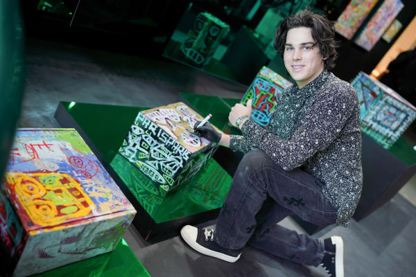 Photo 29 Paris Brosnan