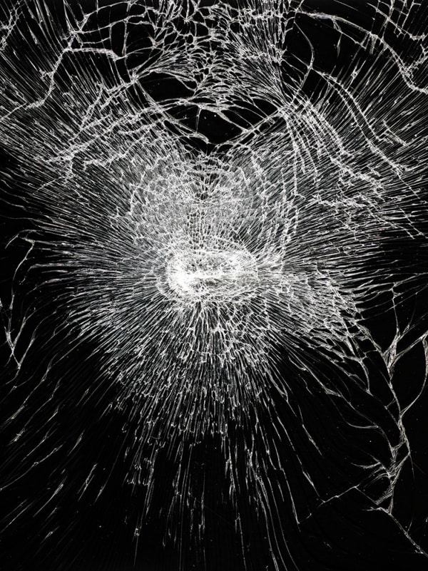 Matan Mittwoch, Untitled (shattered touch-screen), 2015, archival inkjet on metallic paper face mounted on an anti-reflective plexiglass, 72 x 90 cm, edition 5 + 2AP