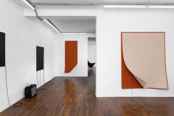 Exhibition view, Layers and Formations, Naama Tsabar, 2023, Dvir Gallery Paris. Photo: Aurélien Mole