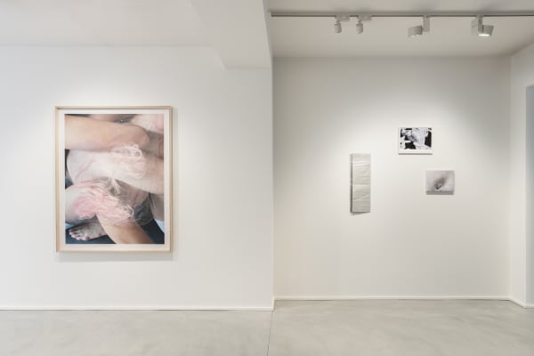 张云垚“共鸣的房间”展览现场, 2023, 图片致谢张云垚和CloudSeven Installation view of ZHANG Yunyao “Rooms of Resonance,” 2023. Photo courtesy of ZHANG Yunyao and CloudSeven. Photo:...