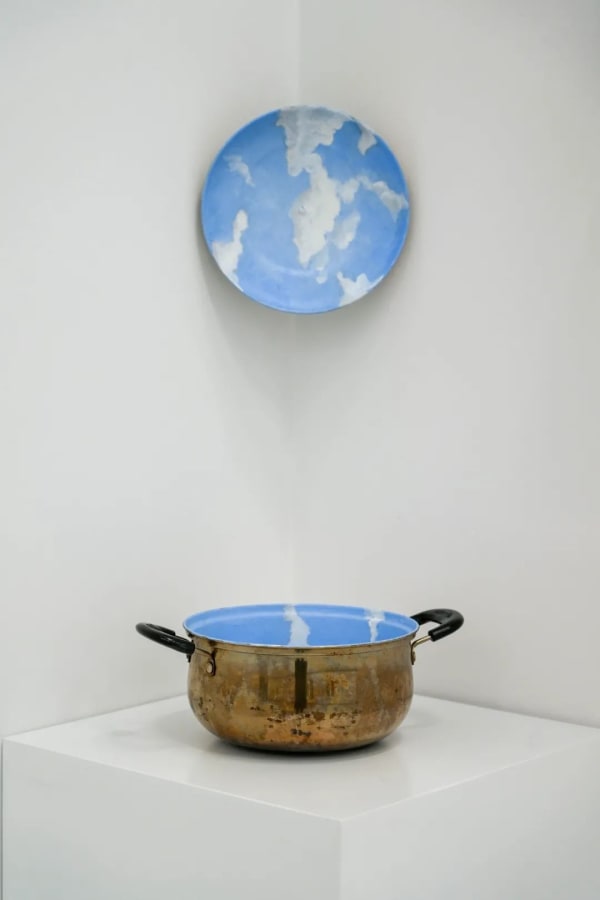 曹再飞“冷波普”展览现场，2023。图片由嘉德·宥爱艺术中心提供。Installation view of CAO Zaifei "Cold Pop Art,” 2023. Photo courtesy of Ui ART Center.