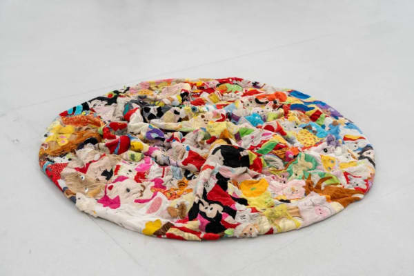 曹再飞“冷波普”展览现场，2023。图片由嘉德·宥爱艺术中心提供。Installation view of CAO Zaifei "Cold Pop Art,” 2023. Photo courtesy of Ui ART Center.