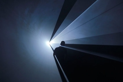 Anthony McCall, You and I, Horizontal, 2005