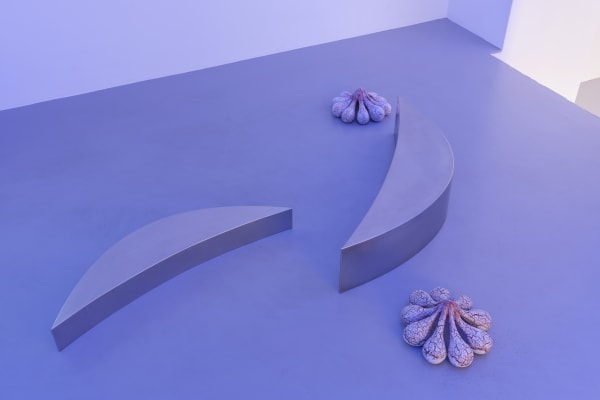 Liquid Connections, 2021, glazed ceramics, various dimensions and crescent-shaped elements, chrome steel, various dimensions