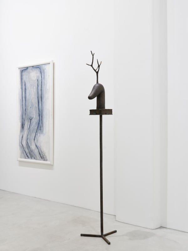 Einhorn-Hirschchen oder «Trophäe ohne den Jäger», 1983-84, bronze on iron frame, 197 x 19 x 28 cm